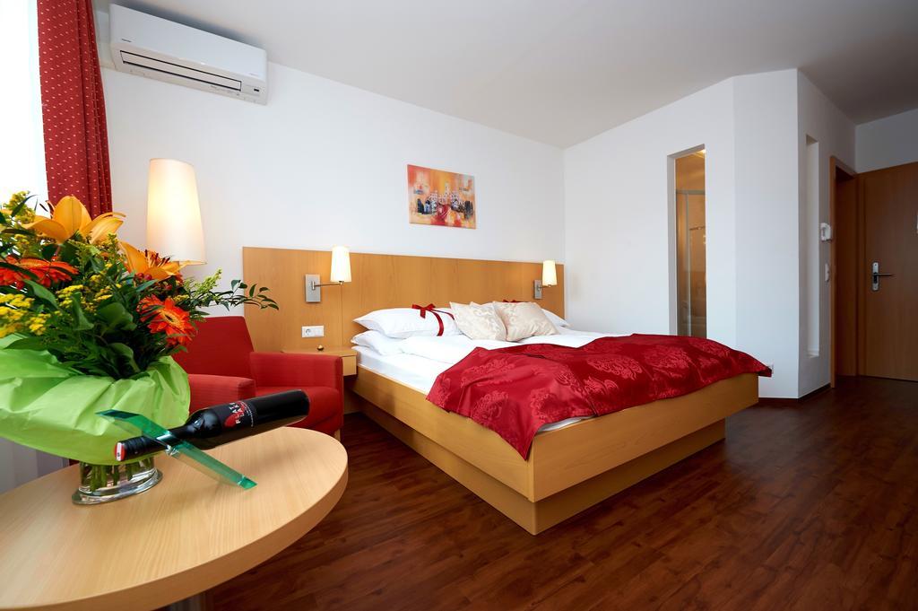 City-Hotel Moedling Modling Oda fotoğraf